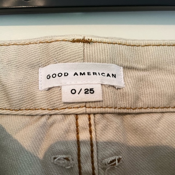 Good American Jeans - Picture 2 of 12